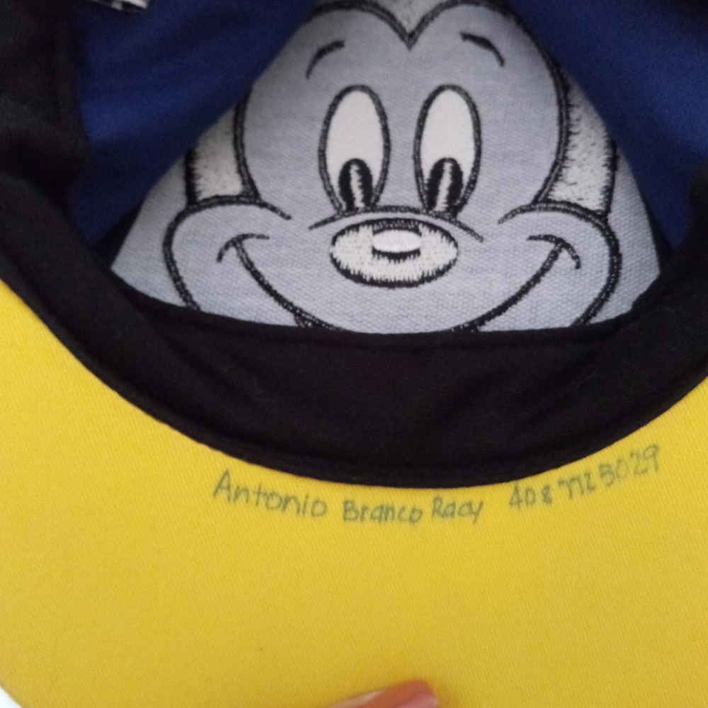 Micky mouse hat - Picture 3 of 5